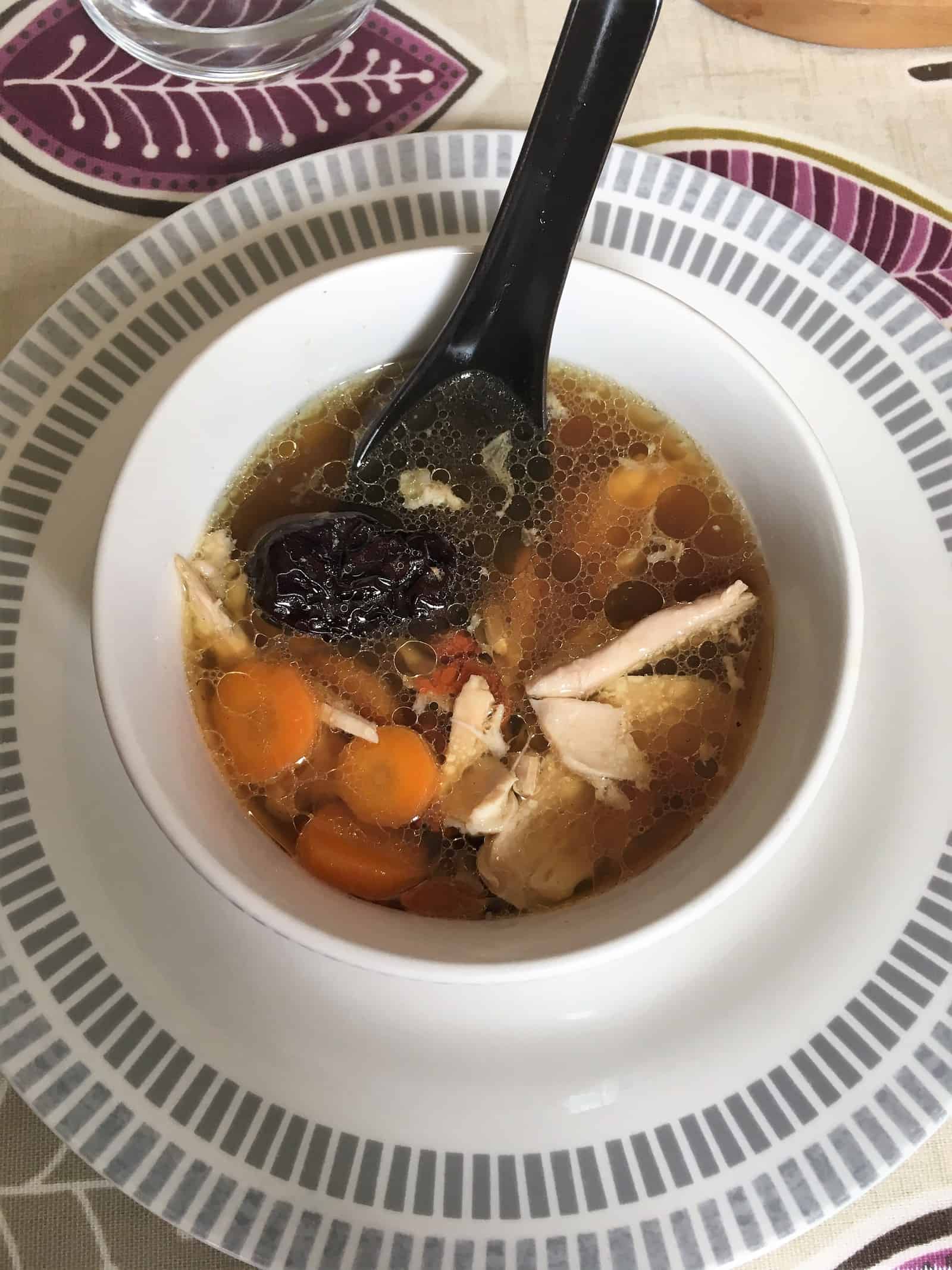 Nurturing postpartum recipes-Chicken and red date soup